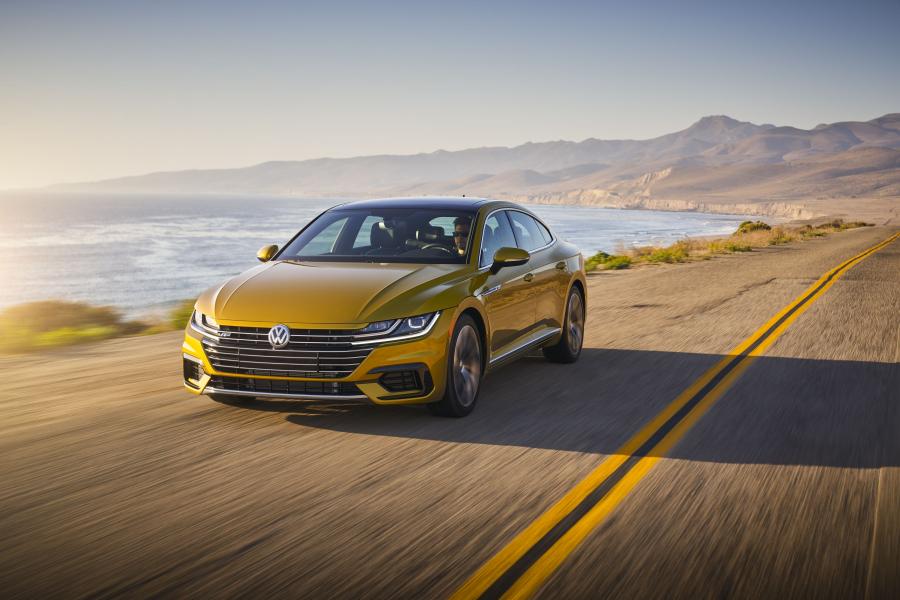  Volkswagen Arteon 4Motion R-Line 2019 года  (NA) (фото 6 из 40)